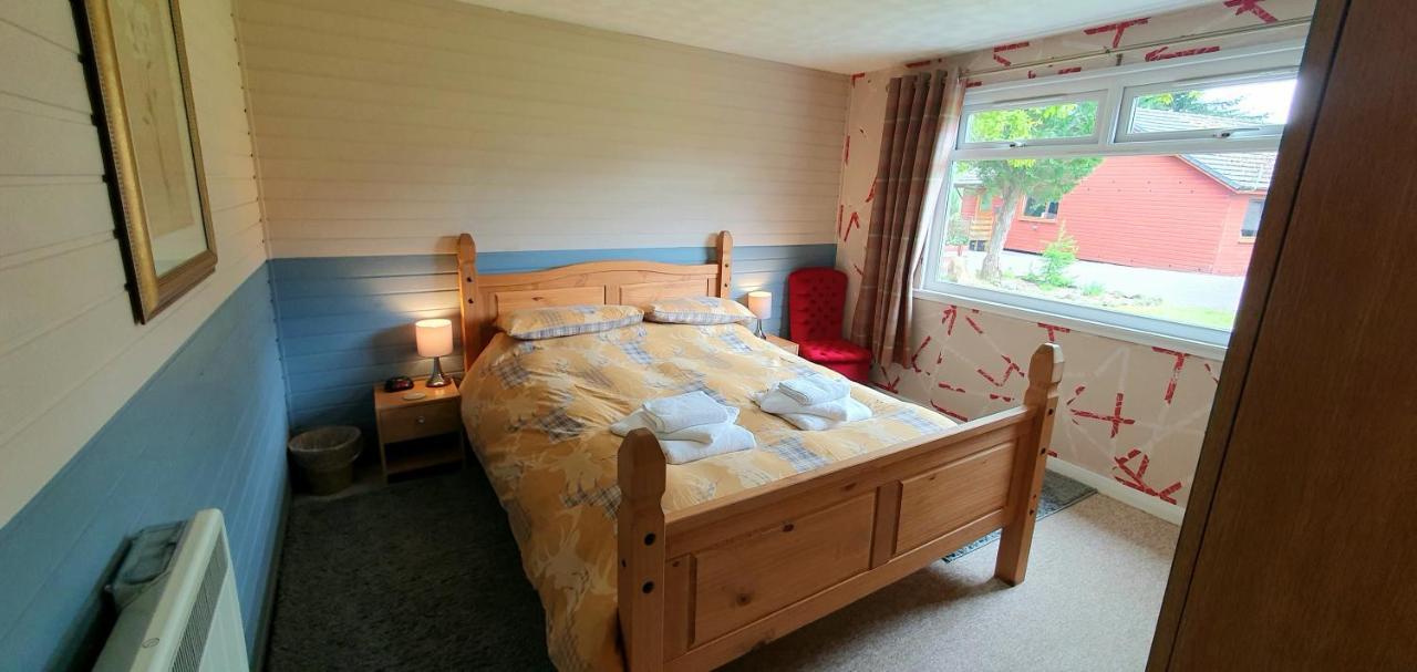 Torcroft Lodges Drumnadrochit Bagian luar foto